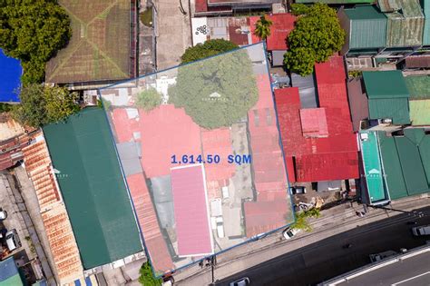 House and lot For Sale in G. Araneta Avenue , Quezon City.